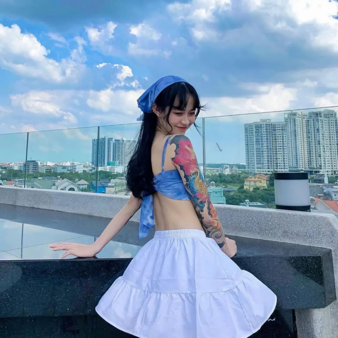 青青河畔草